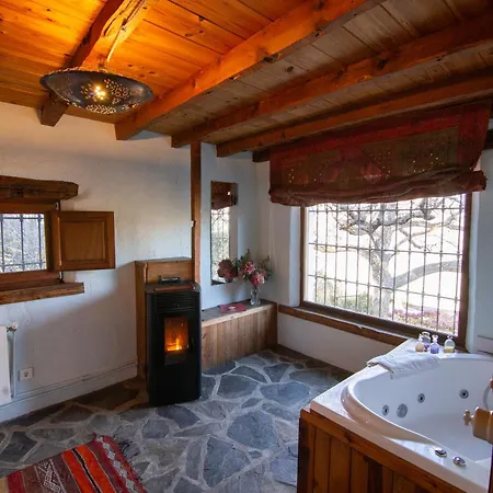 La Casa Del Nogal * Guejar Sierra